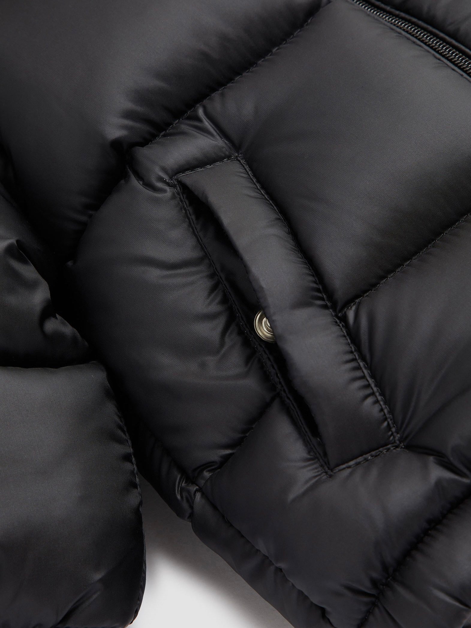 Moncler New Macaire