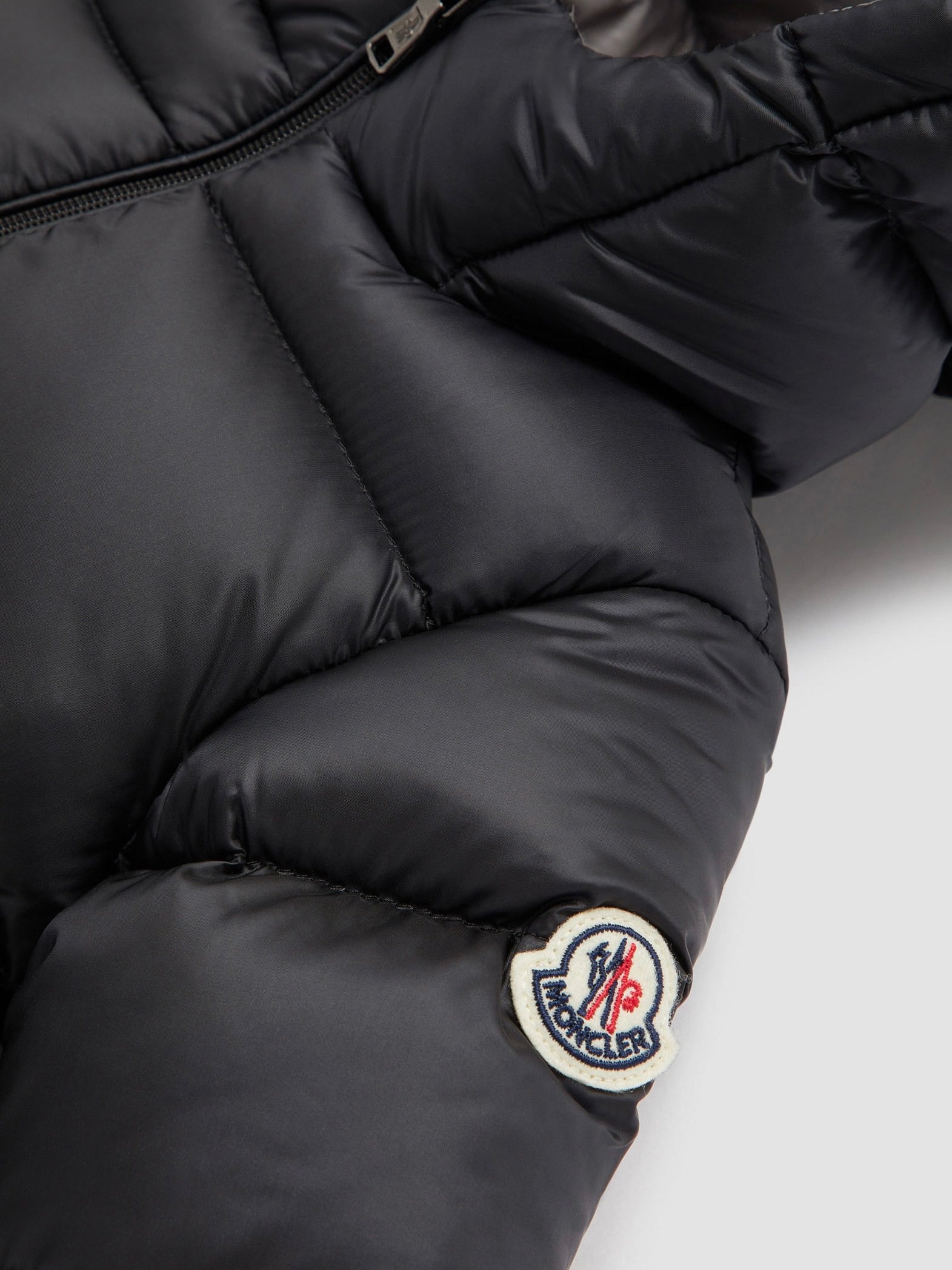 Moncler New Macaire